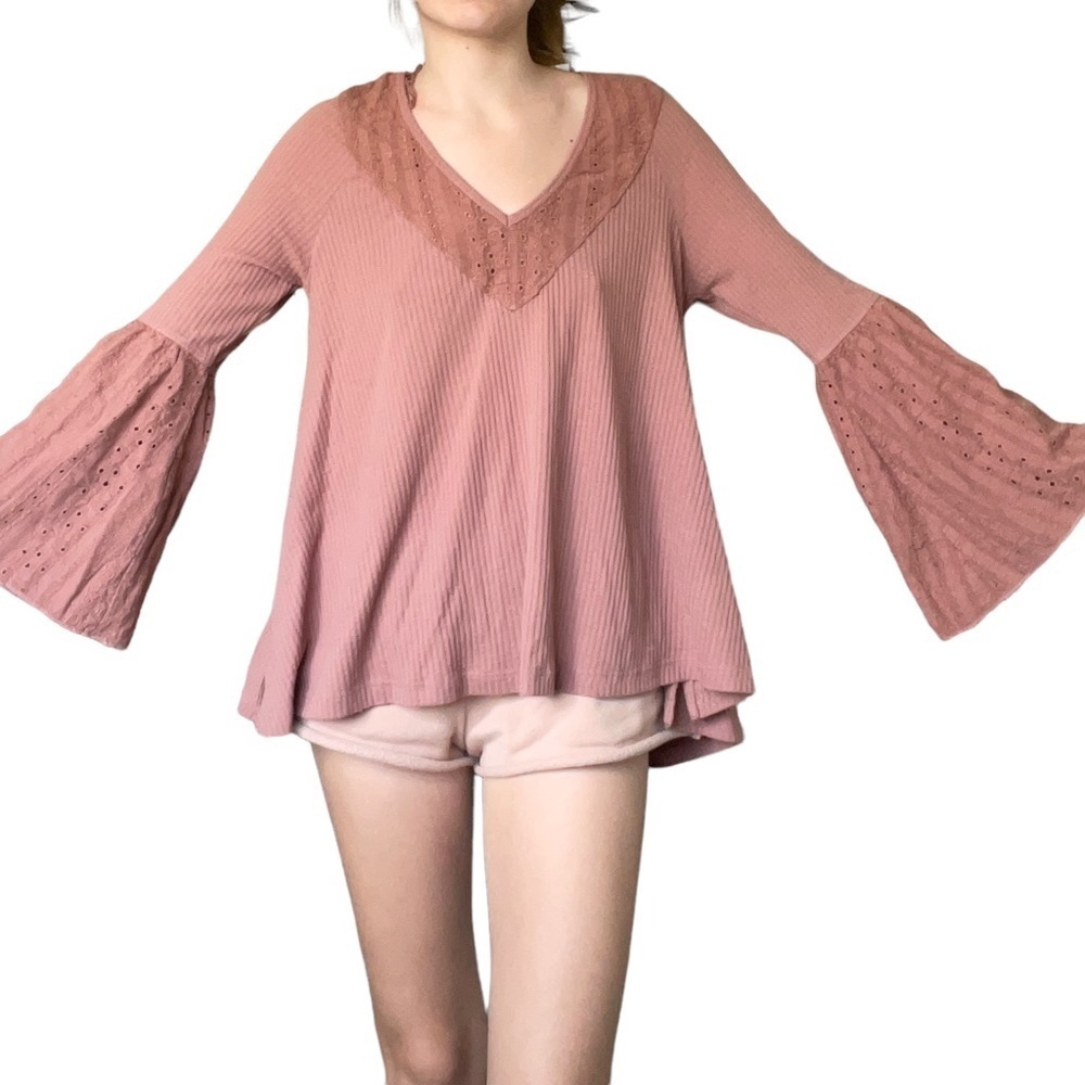 Free People Blush Pink Bohemian Eyelet Lace V Neck Long Tea Towel Sleeve Blouse - Picture 3 of 12